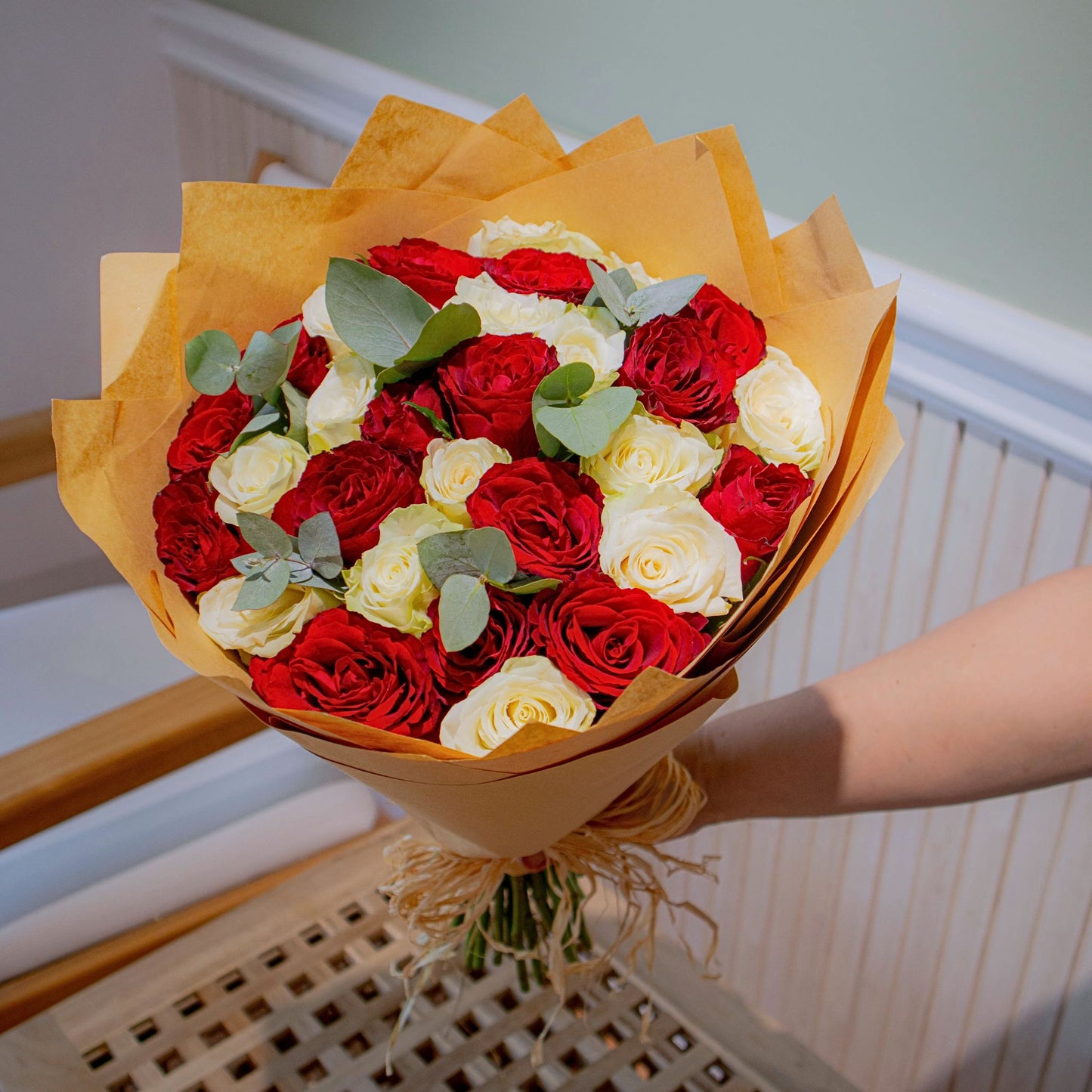 Red & White Roses Bouquet