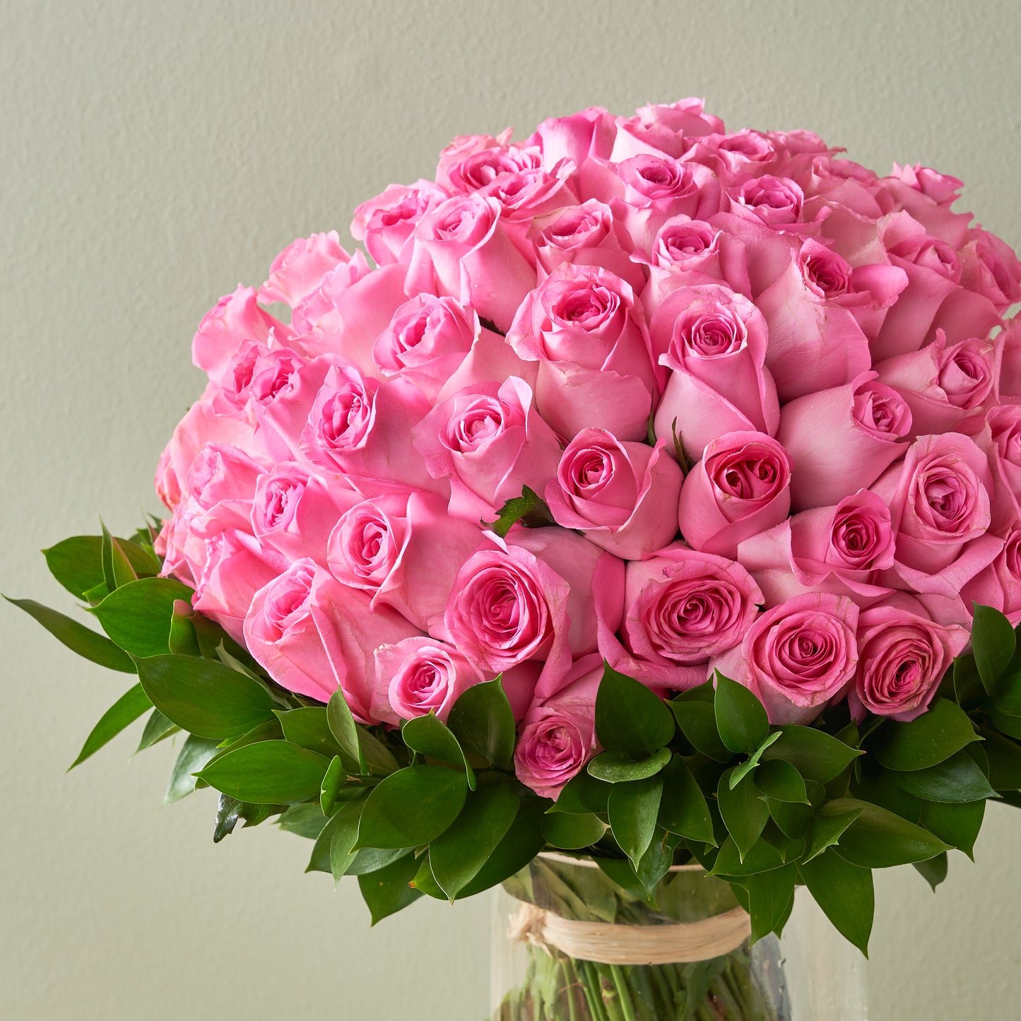 100 Pink Roses in a Vase