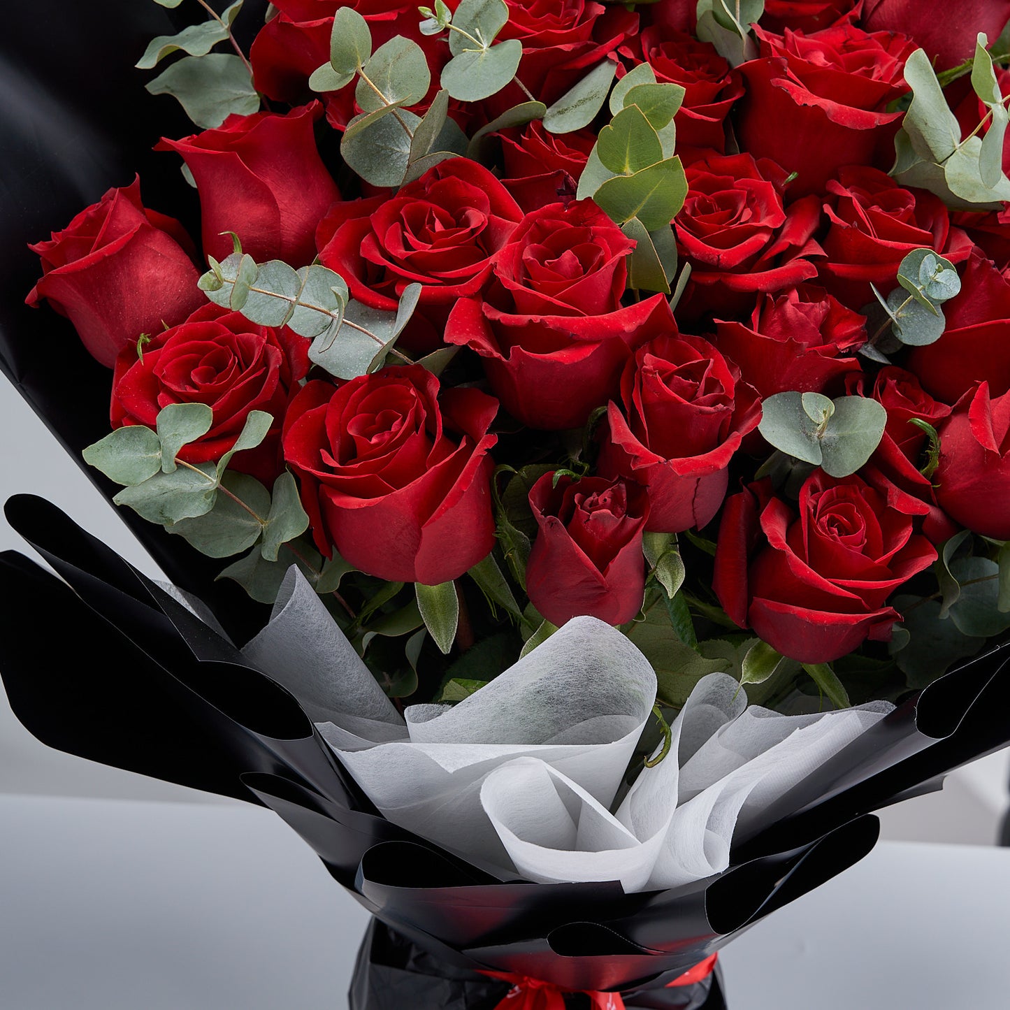 "Amber Amour" 30 Premium Red Roses