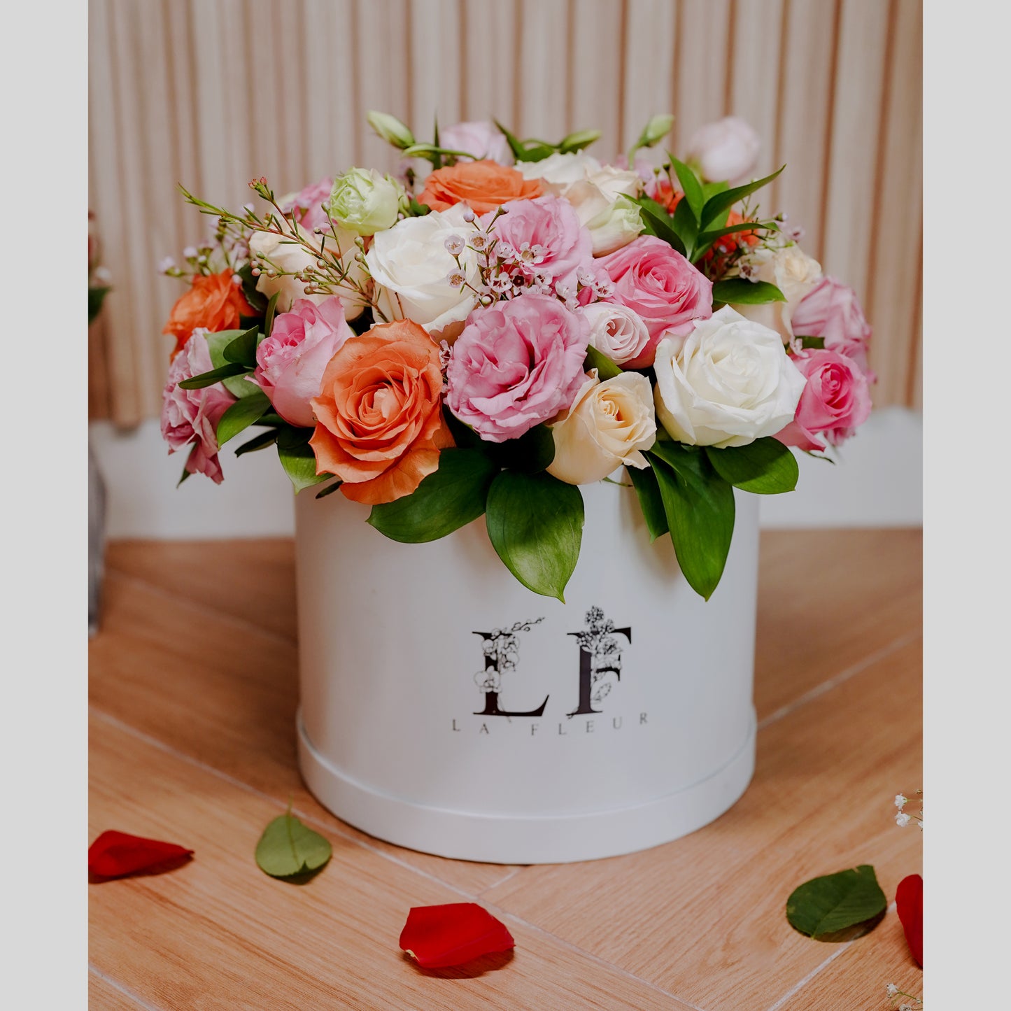 "Lovely Blooms" Roses & Lisianthus Flower Box