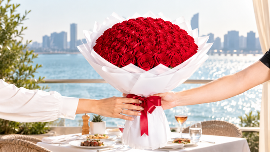 Why a Bouquet of 100 Roses Makes a Memorable Luxury Gift
