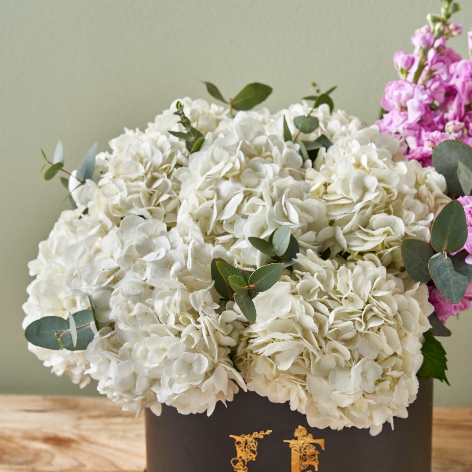 white-Hydrangea-Arrangement
