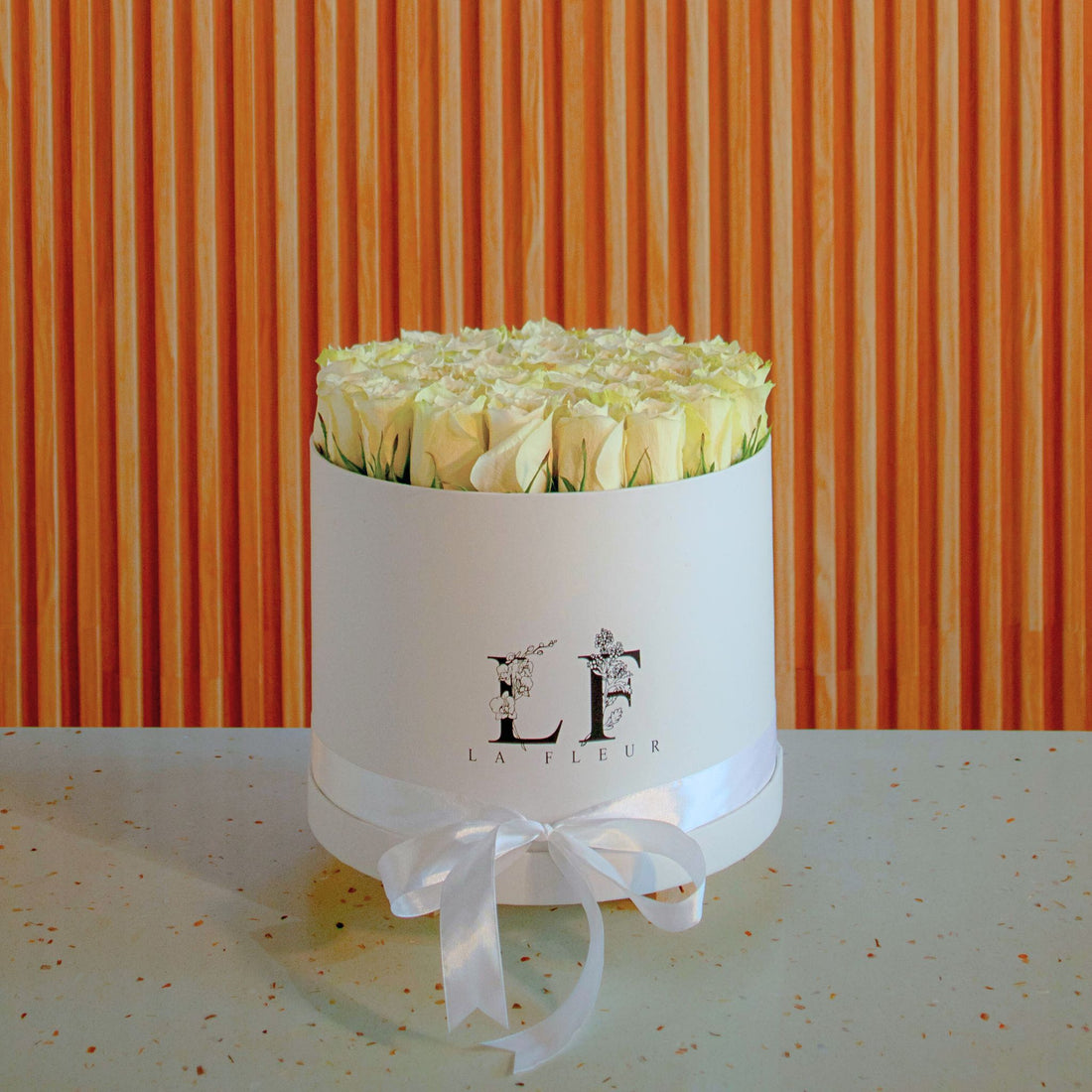 &quot;Pearls&quot; White Roses Flower Box