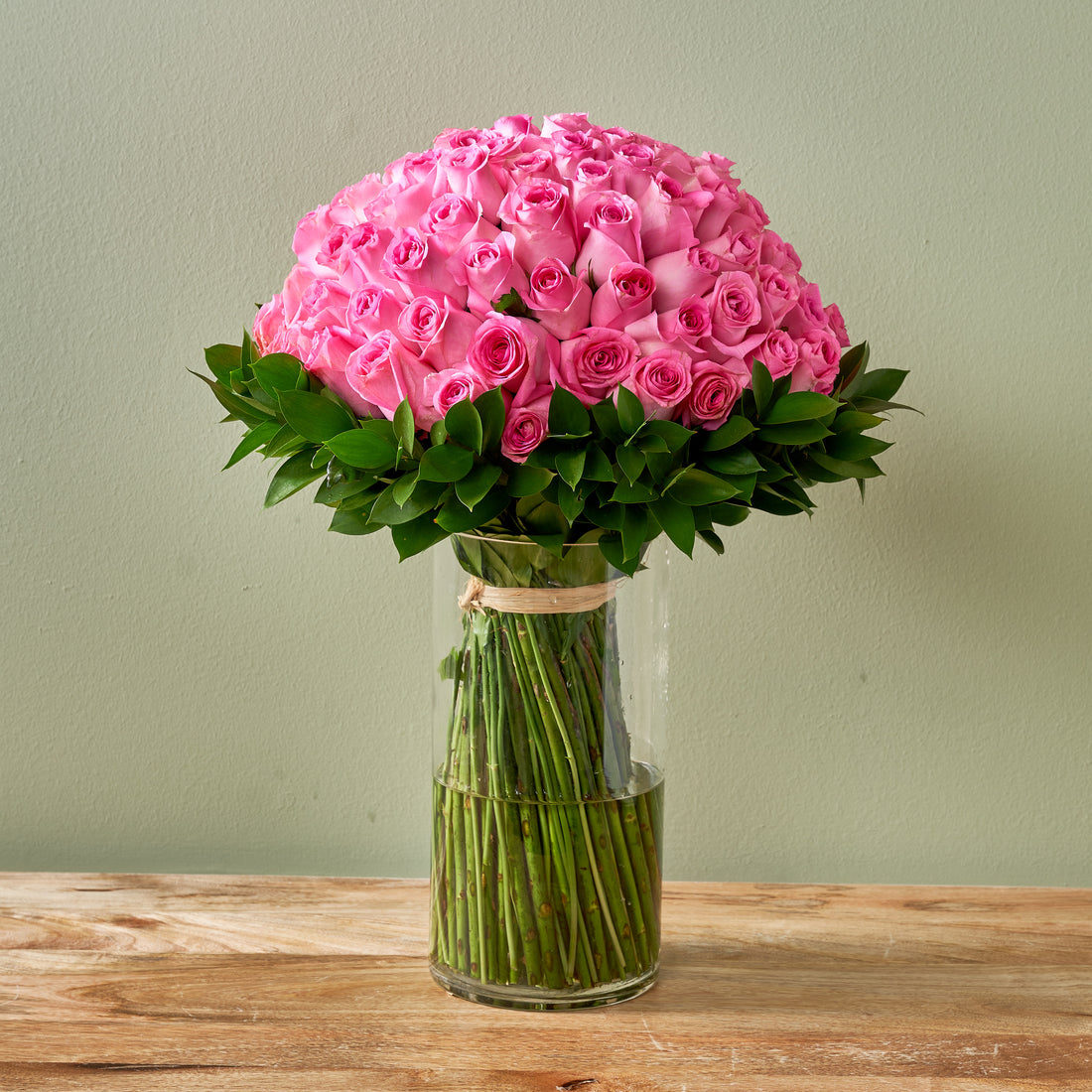 100 Pink Roses in a Vase
