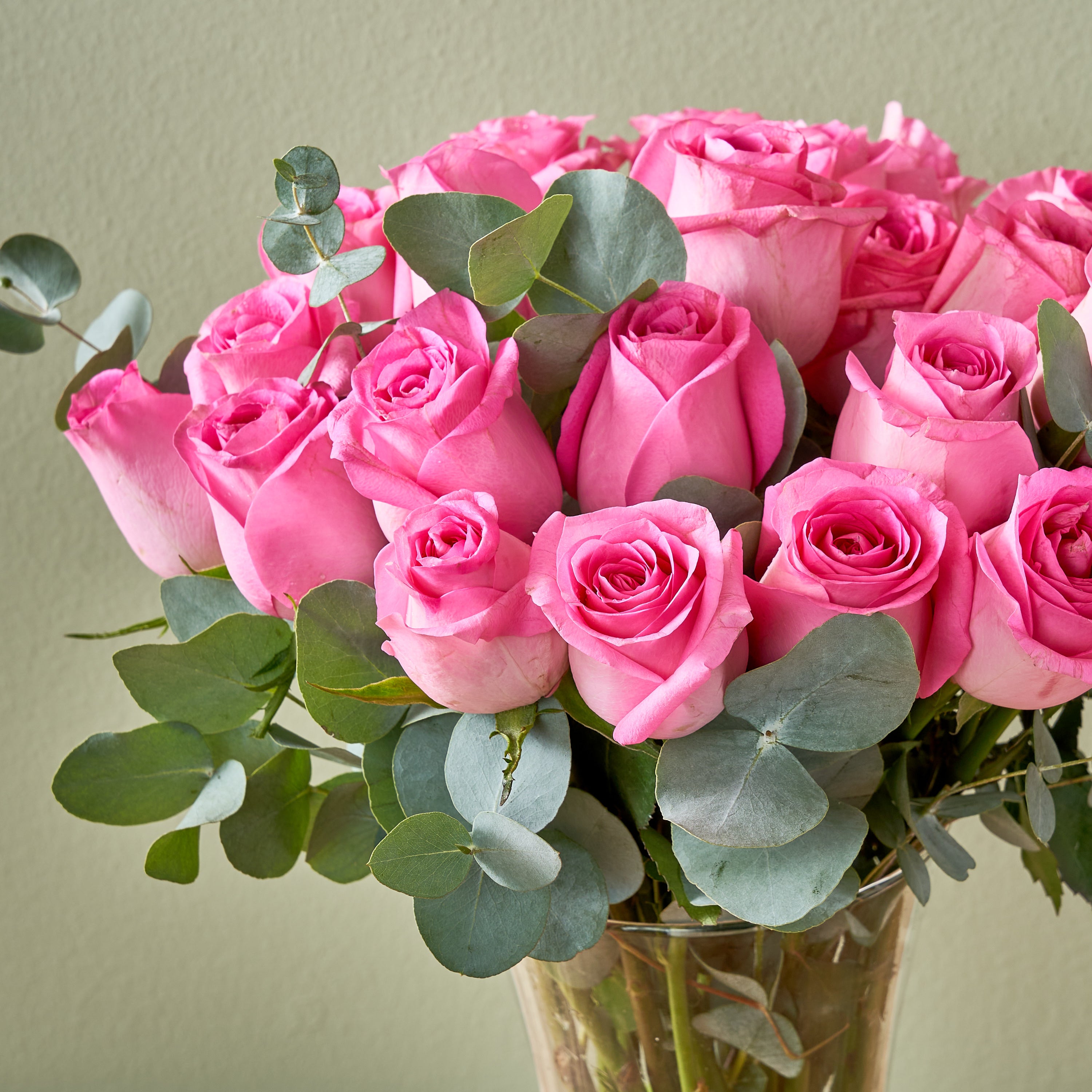 25 Pink Roses in a Vase