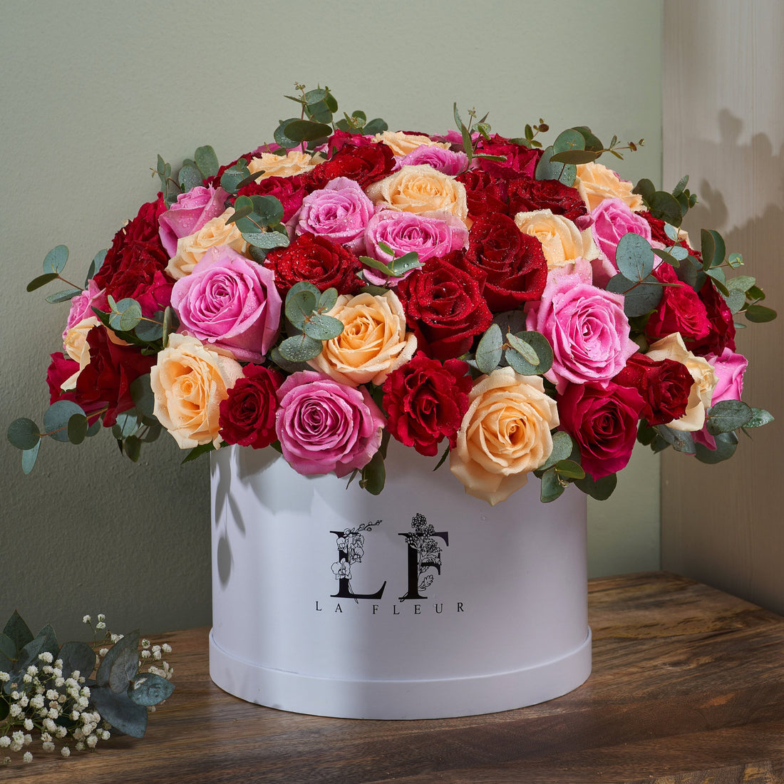 &quot;First Impression&quot; Mixed Roses Flower Box