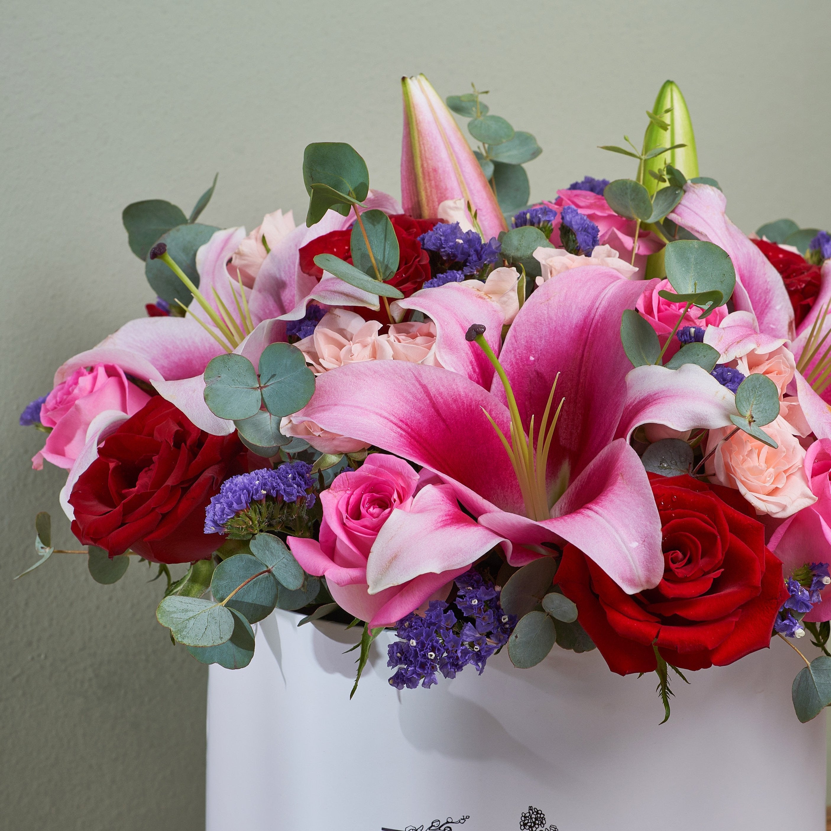 &quot;Flora&quot; Roses &amp; Lilies Flower Box