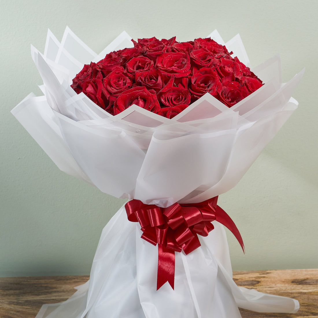 &quot;Blooming Marvellous&quot; 50 Luxurious Red Roses