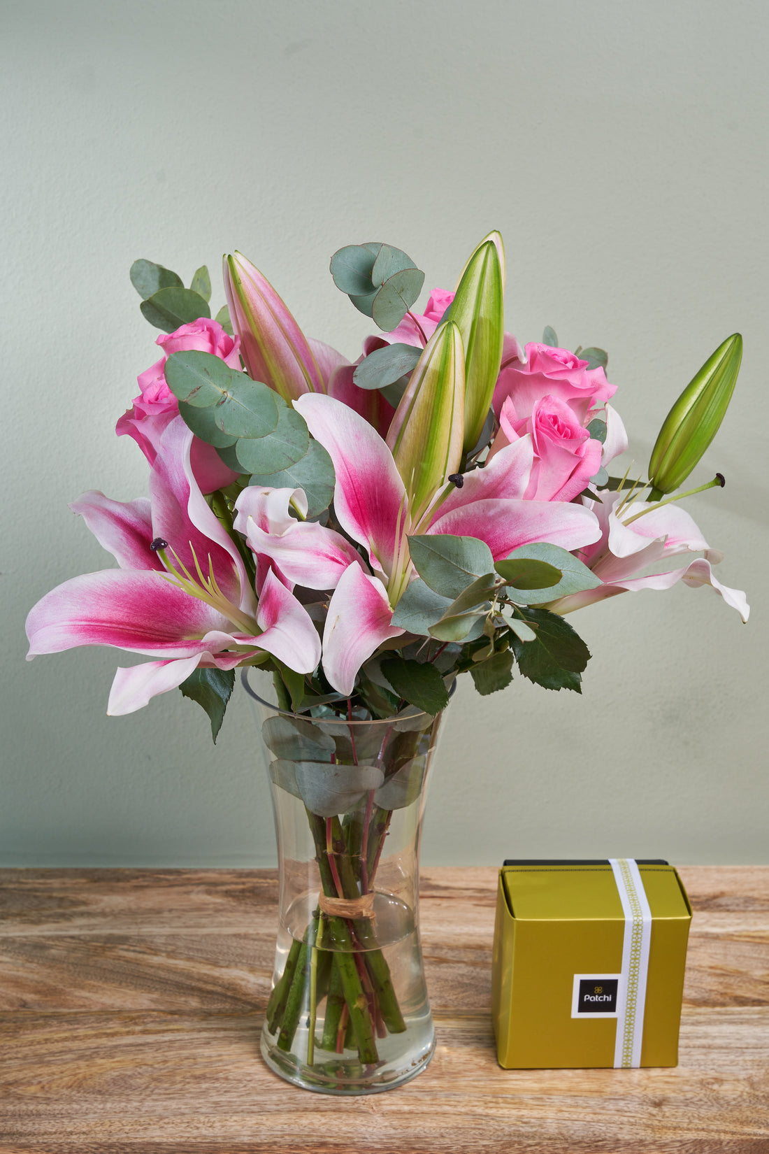&quot;Beau&quot; Pink Lilies &amp; Roses + Patchi Chocolates 250g