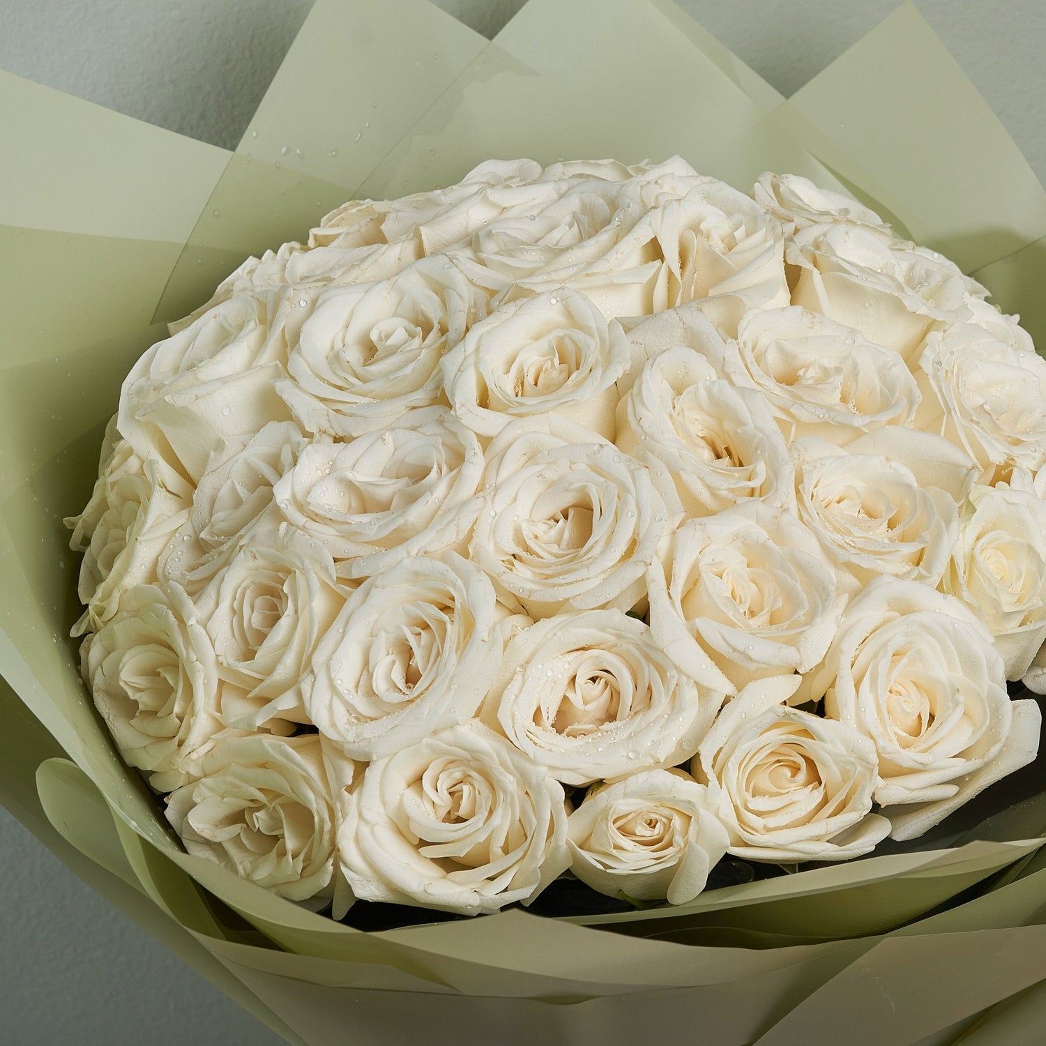 &quot;Beauty&quot; 50 White Roses