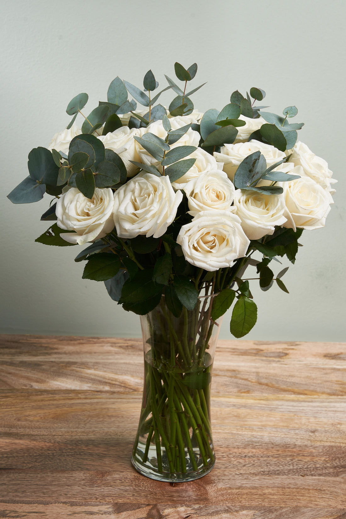 25 White Roses in a Vase