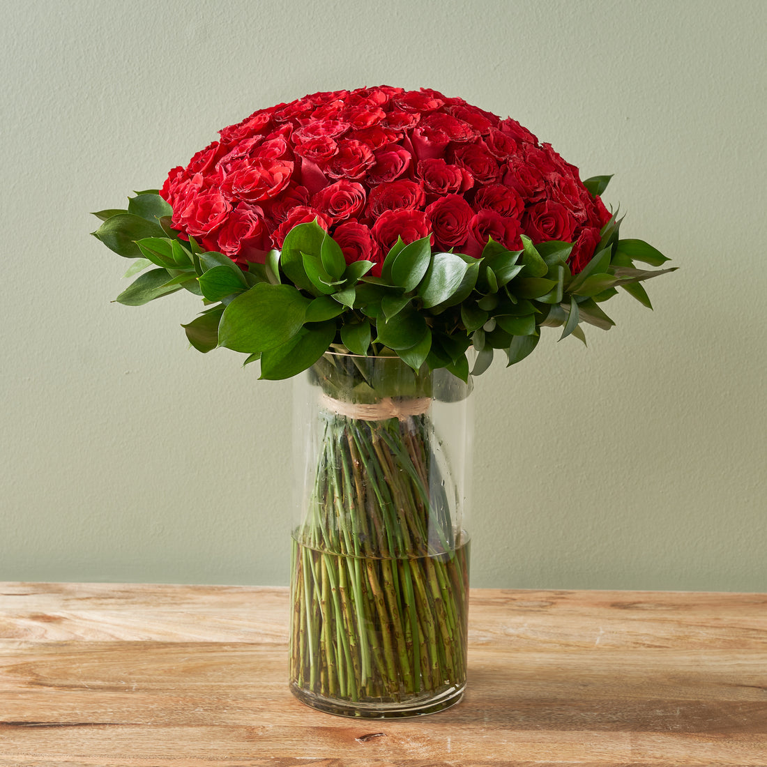100 Red Roses in a Vase