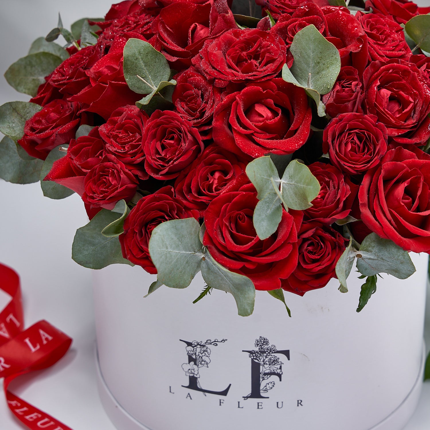 &quot;Amour Parfumé&quot; Red Roses Flower Box