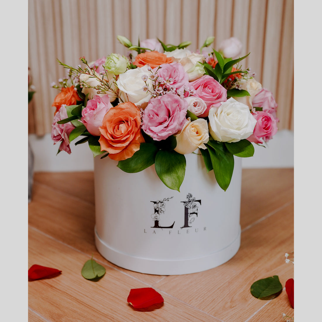 &quot;Lovely Blooms&quot; Roses &amp; Lisianthus Flower Box