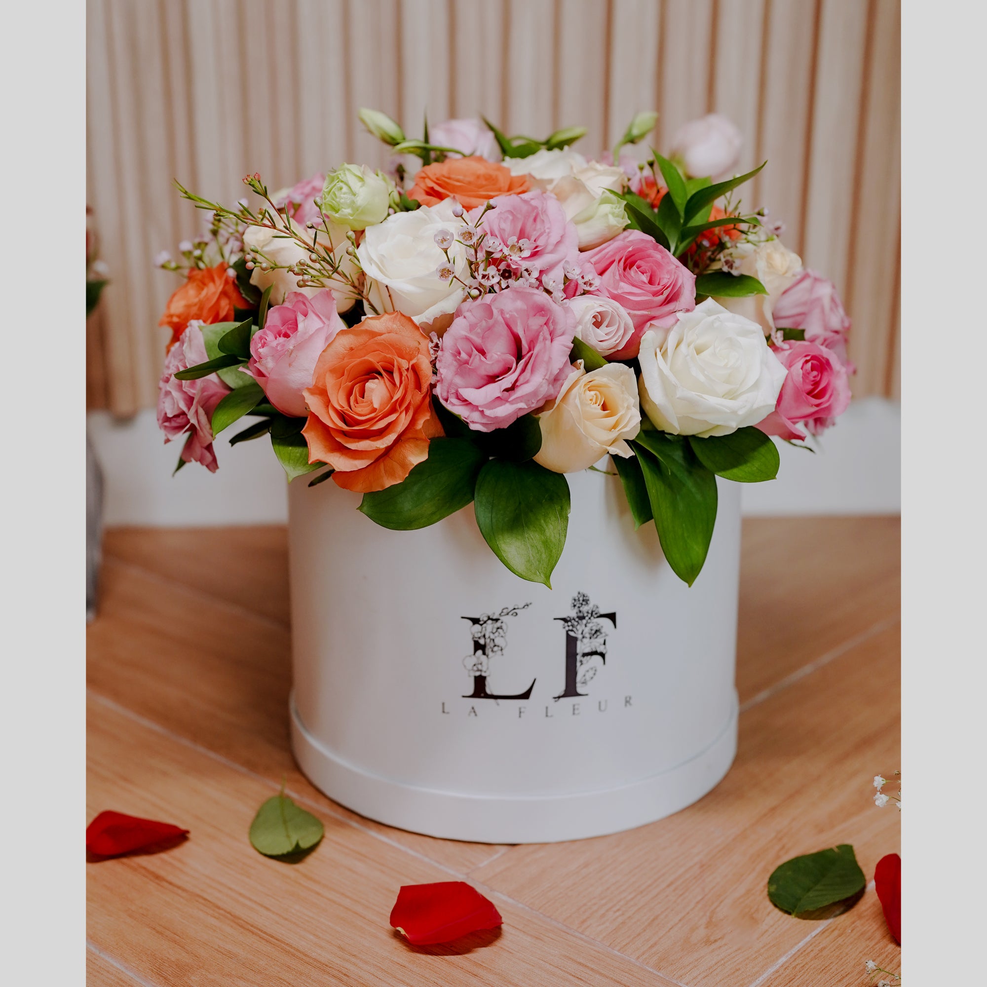 &quot;Lovely Blooms&quot; Roses &amp; Lisianthus Flower Box