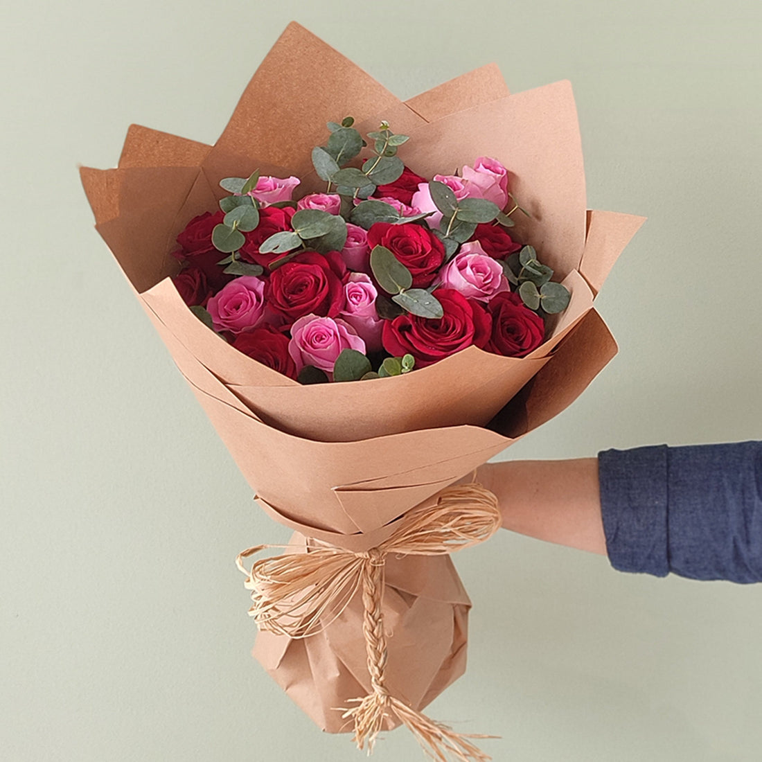 &quot;Spring Sights&quot; 20 Red &amp; Pink Roses Bouquet
