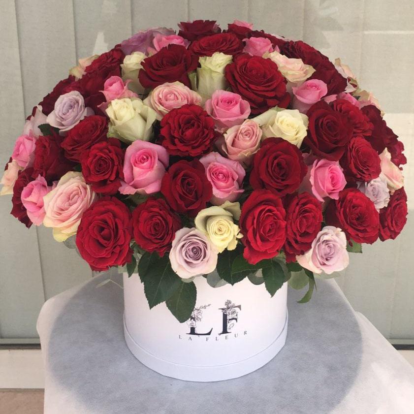 &quot;Amelia&quot; 120 Assorted Roses Flower Box